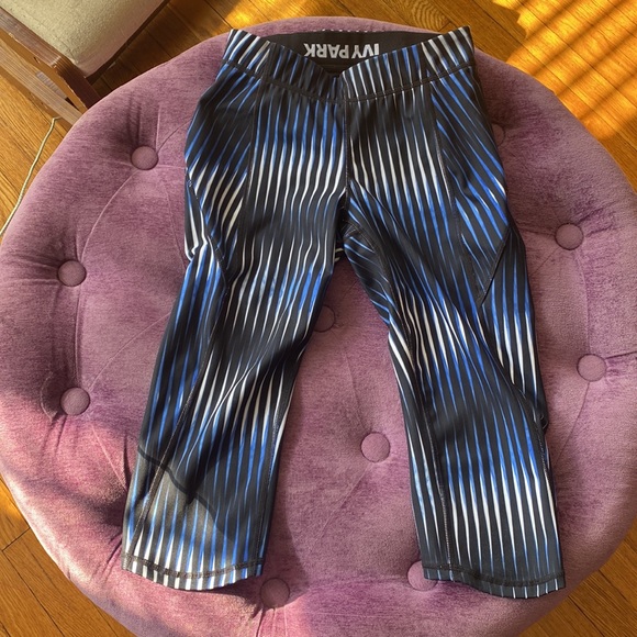 ★ NWOT Ivy Park mid rise Kaleidoscope Leggings - Blue/Black ★ - Picture 17 of 17